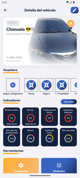 Detalle de un vehículo en la app con la guantera de documentos y los indicadores de desgaste